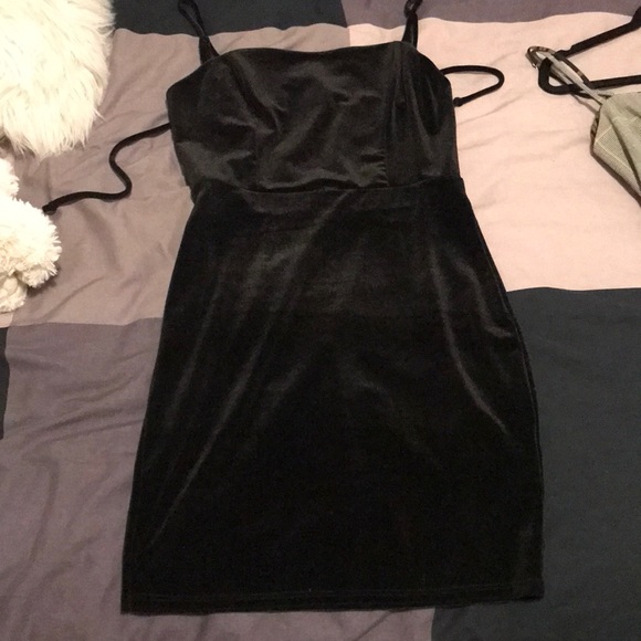 Velvet mini dress with a halter top - Picture 1 of 3